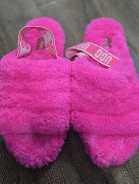 UGG Pink Fluff Slide Sandals/Slippers